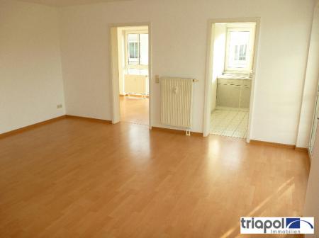Schöne 2-Zi-Whg. mit Balkon und Tiefgarage in ruhiger und grüner Lage.