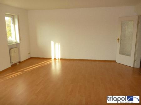 Schöne 2-Zi-Whg. mit Balkon und Tiefgarage in ruhiger und grüner Lage.