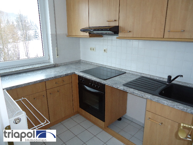 Ruhig gelegene 2-Zimmer-Wohnung mit Balkon, Laminat in grüner Stadtrandlage.