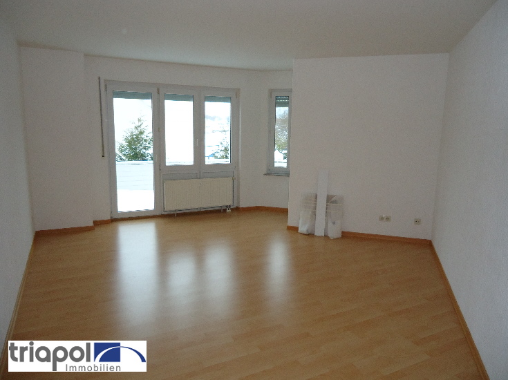 Ruhig gelegene 2-Zimmer-Wohnung mit Balkon, Laminat in grüner Stadtrandlage.