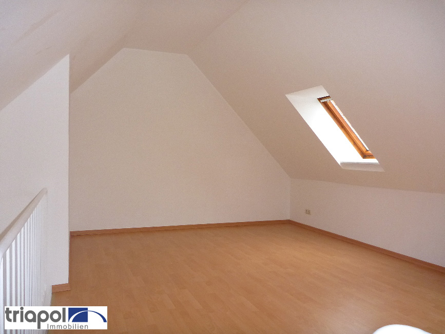 Ruhig gelegene Maisonette-Wohnung mit Balkon im Dachgeschoss.
