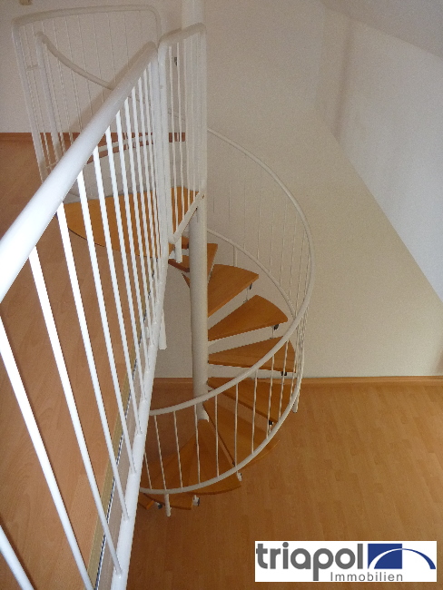 Ruhig gelegene Maisonette-Wohnung mit Balkon im Dachgeschoss.