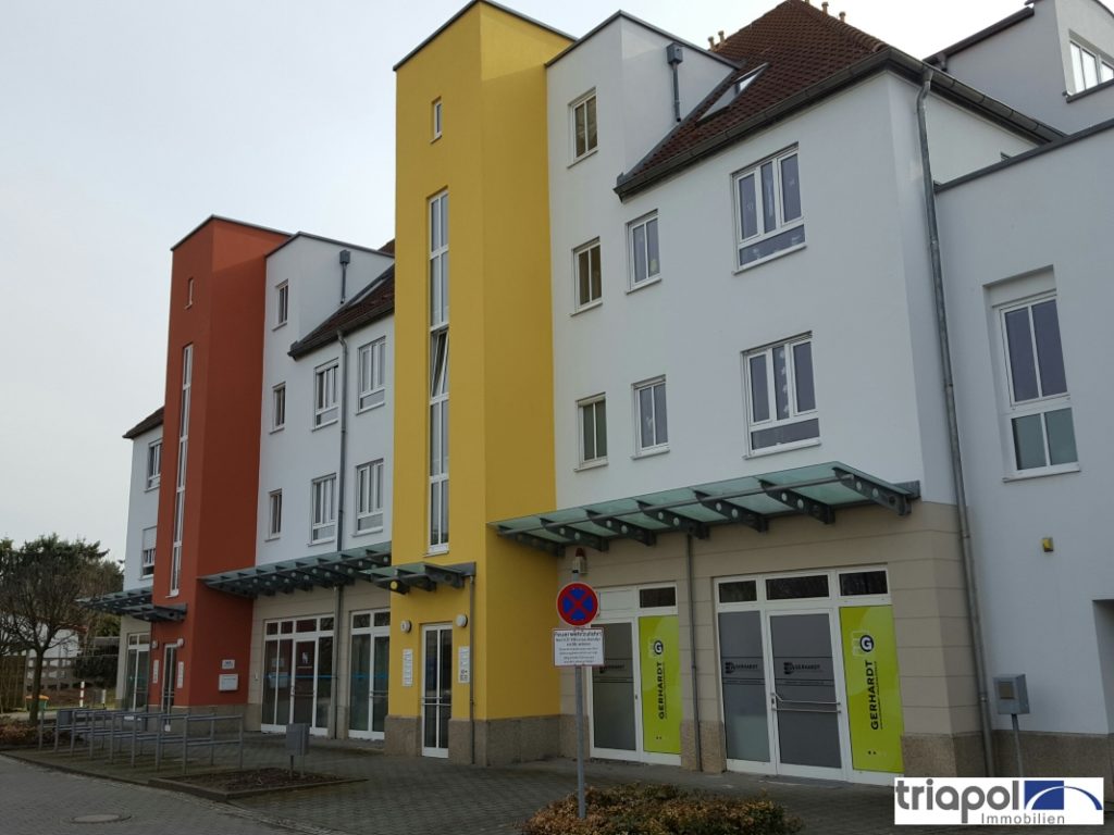 Gemütliche Galeriewohnung mit Balkon und Laminatboden in Coswig.