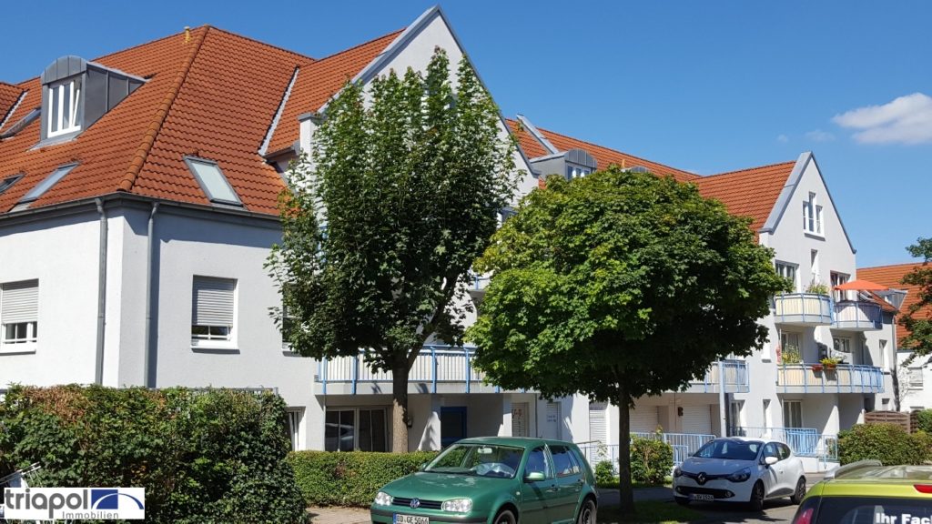 Hübsche 2-Zi-Whg. mit Terrasse und Laminatboden in ruhiger und grüner Stadtrandlage.