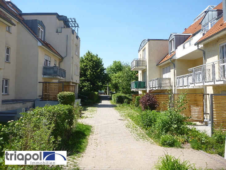 1-Zi-Whg. im Dachgeschoss mit Balkon in ruhiger Stadtrandlage.