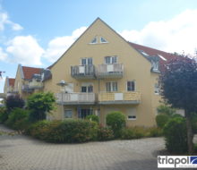 Hübsche Maisinettewohnung mit Schlafgalerie und Balkon in ruhiger und grüner Lage von Coswig.