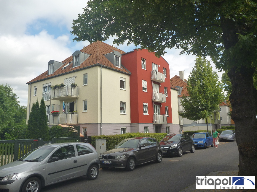 Schöne und ruhig gelegene 2-Zi-Wohnung mit 2 Balkone und Einbauküche in Coswig.