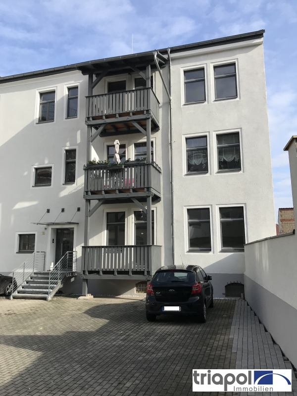 Hübsche 4-Zi-Wohnung mit Balkon, Stellplatz und Einbauküche im Hinterhaus in Meißen.