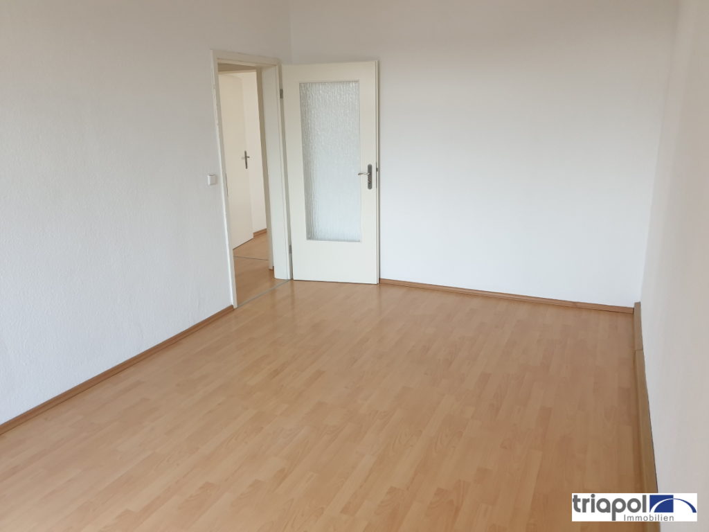 Gemütliche 3-Zi-Wohnung mit Balkon in Leuben.
