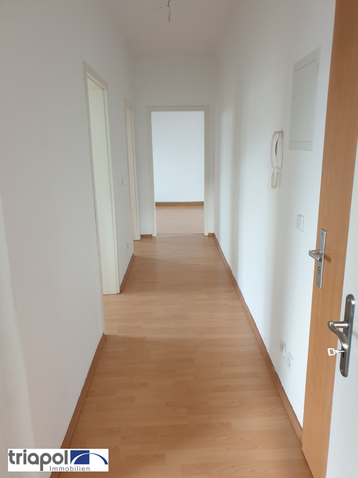Gemütliche 3-Zi-Wohnung mit Balkon in Leuben.