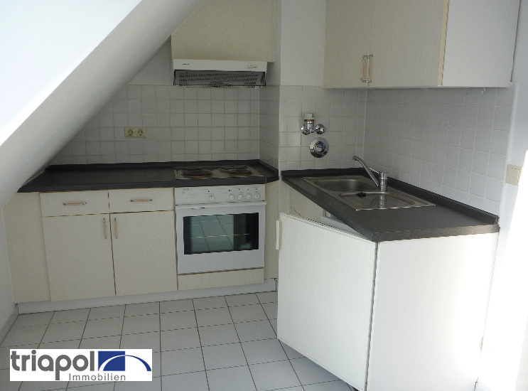 Schöne DG-Wohnung mit Balkon und Tageslichtbad in ruhiger Lage von Dresden.