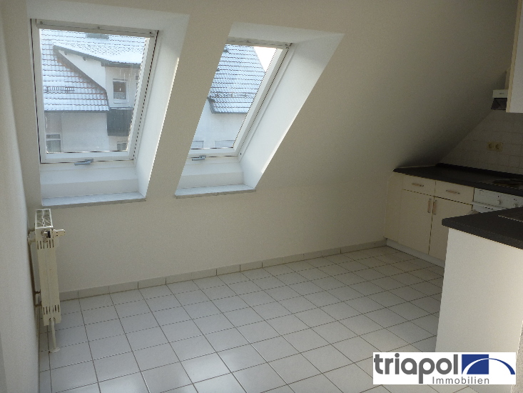 Schöne DG-Wohnung mit Balkon und Tageslichtbad in ruhiger Lage von Dresden.