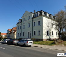 Große 2-Zi-Wohnung mit Balkon und Tageslichtbad mit Wanne und Dusche.