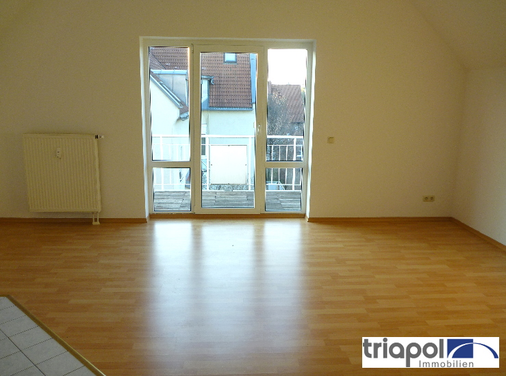 Schöne Dachgeschoss Ruhig gelegene 1-Zi-Wohnung mit Balkon in Coswig.