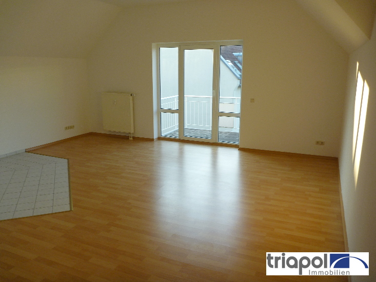 Schöne Dachgeschoss Ruhig gelegene 1-Zi-Wohnung mit Balkon in Coswig.