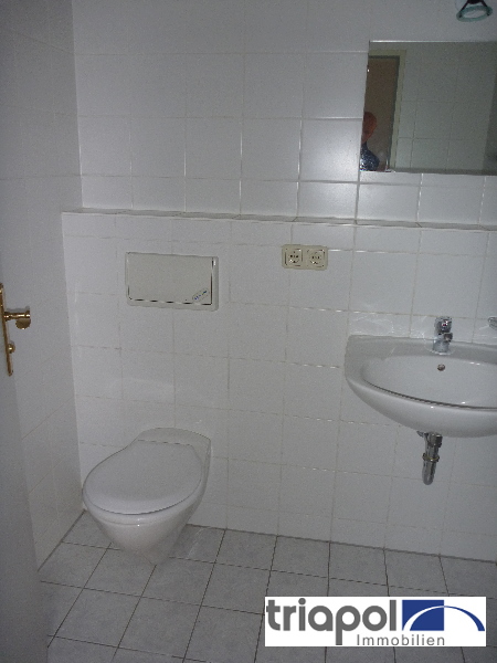 Schöne Dachgeschoss Ruhig gelegene 1-Zi-Wohnung mit Balkon in Coswig.