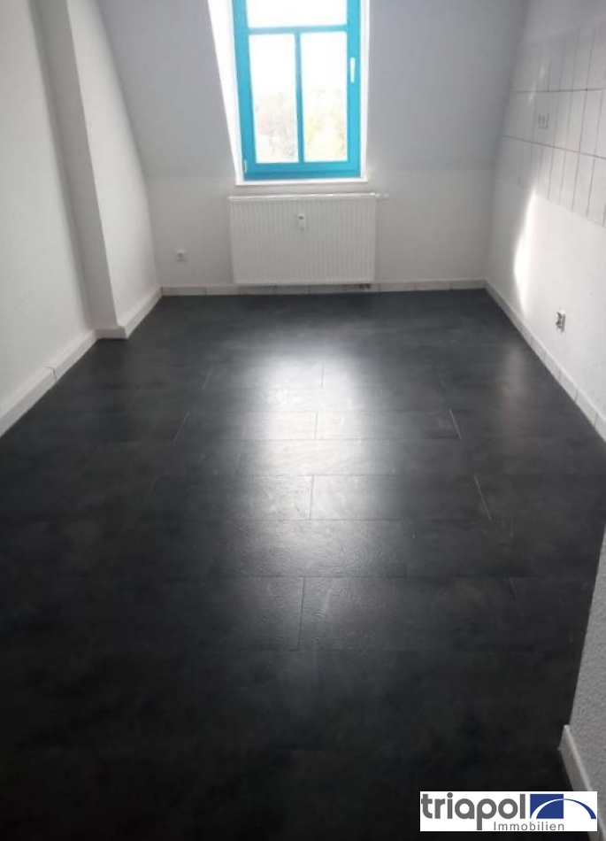 Hübsche 3-Zi-Maisonettewohnung mit Laminatboden und Tageslichtbad in Radeberg.
