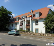 Schön geschnittene 3-Zimmer-Wohnung mit Balkon und Laminatboden.