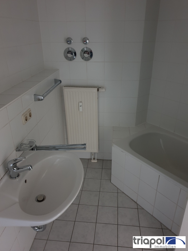 Schöne 2-Zi-Whg. mit Balkon und Einbauküche in ruhiger und grüner Lage von Coswig.