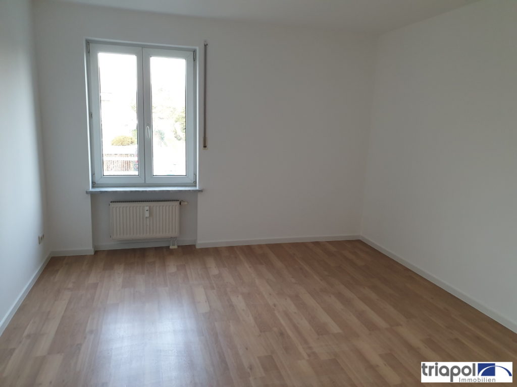 Schöne 2-Zi-Whg. mit Balkon und Einbauküche in ruhiger und grüner Lage von Coswig.