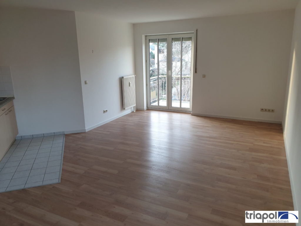 Schöne 2-Zi-Whg. mit Balkon und Einbauküche in ruhiger und grüner Lage von Coswig.