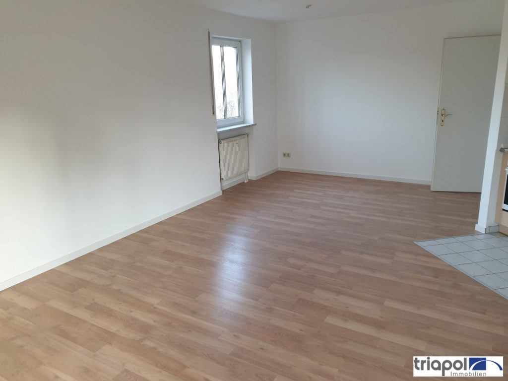 Schöne 2-Zi-Whg. mit Balkon und Einbauküche in ruhiger und grüner Lage von Coswig.