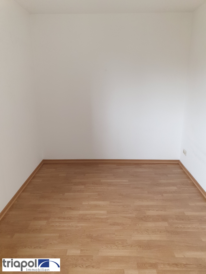 Gemütliche 2-Zi-Wohnung mit Balkon in ruhiger und grüner Lage.