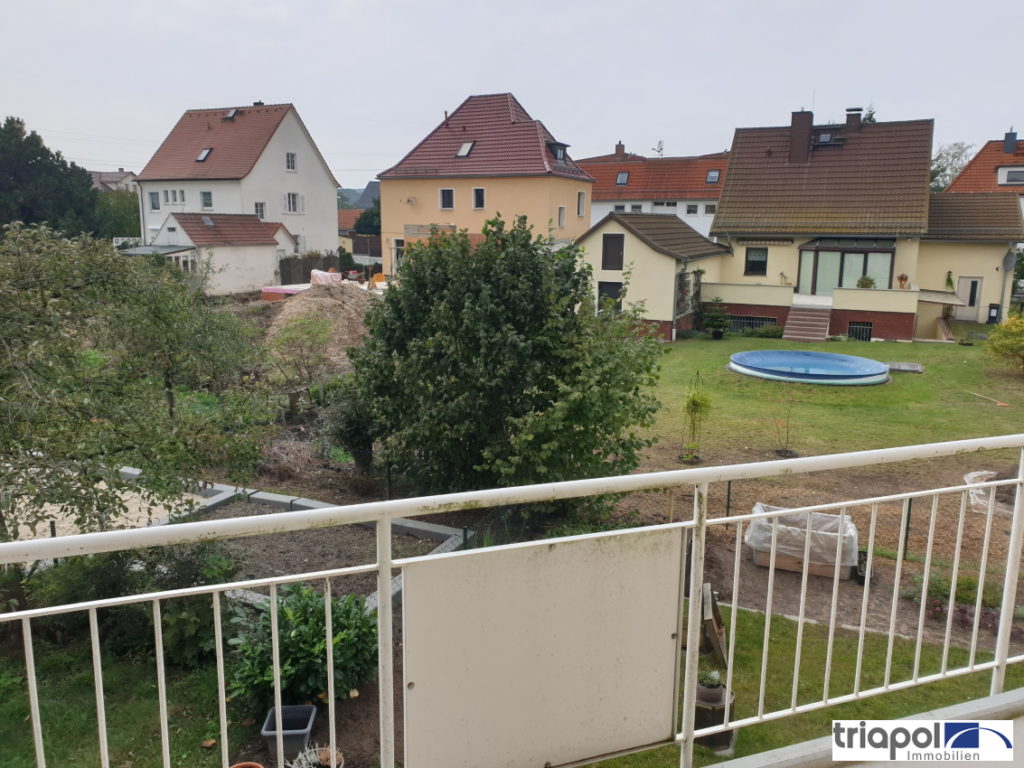 Gemütliche 2-Zi-Wohnung mit Balkon in ruhiger und grüner Lage.