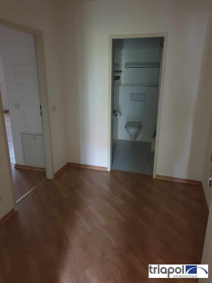 Gemütliche 2-Zi-Wohnung mit Balkon in ruhiger und grüner Lage.