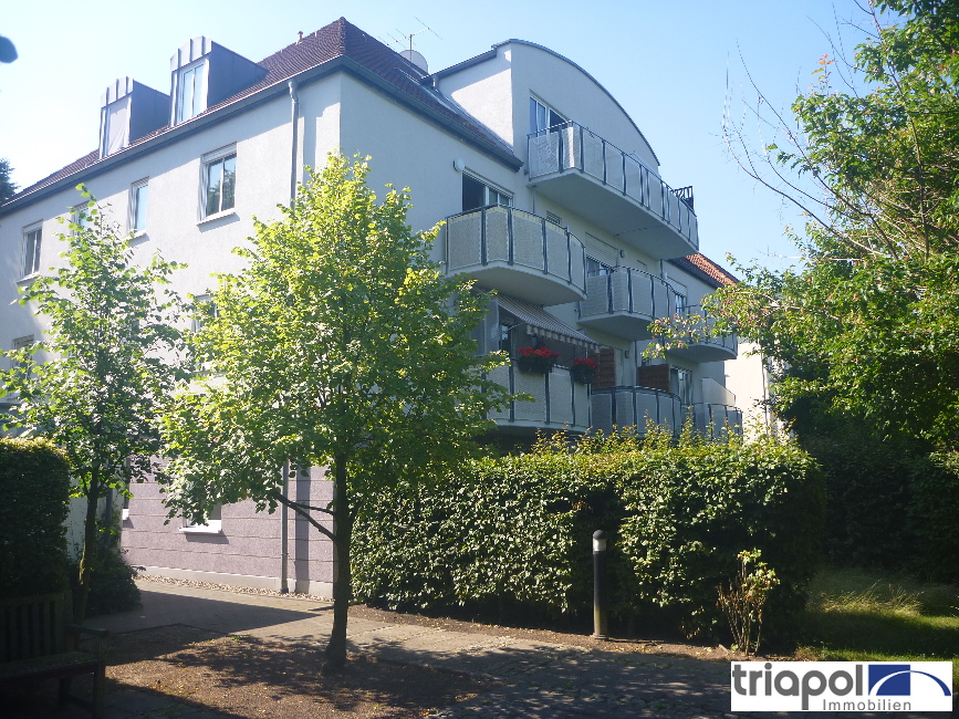 Schöne 2-Zi-Whg. mit West-Terrasse, kleinem Gartenanteil und Blick ins Grüne.