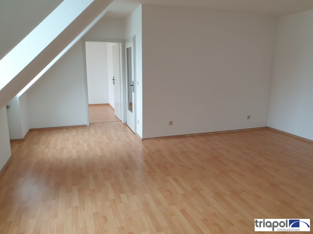 2-Zi-Dachgeschosswohnung in ruhiger und grüner Lage, am Stadtrand von Dresden.