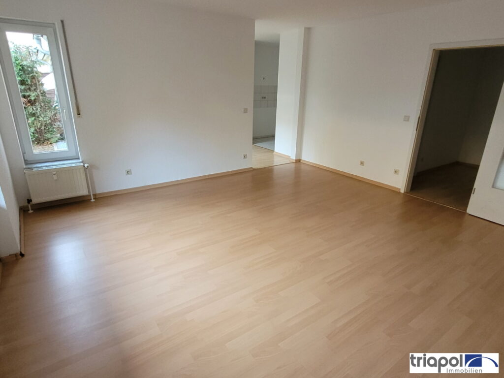 Schöne 2-Zi-Whg. mit TG-Stellplatz, Terrasse und Gartenanteil in grüner und ruhiger Stadtrandlage.