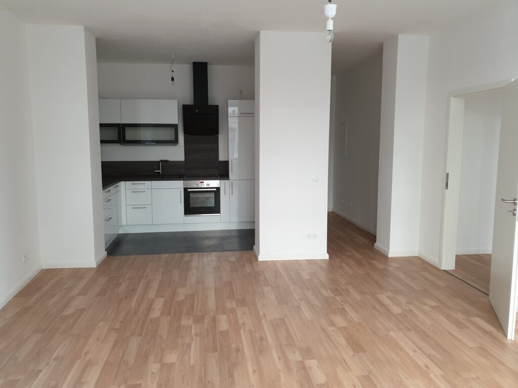 Hübsche 3-Zi-Whg. mit moderner Einbauküche und Laminatboden in Meißen.