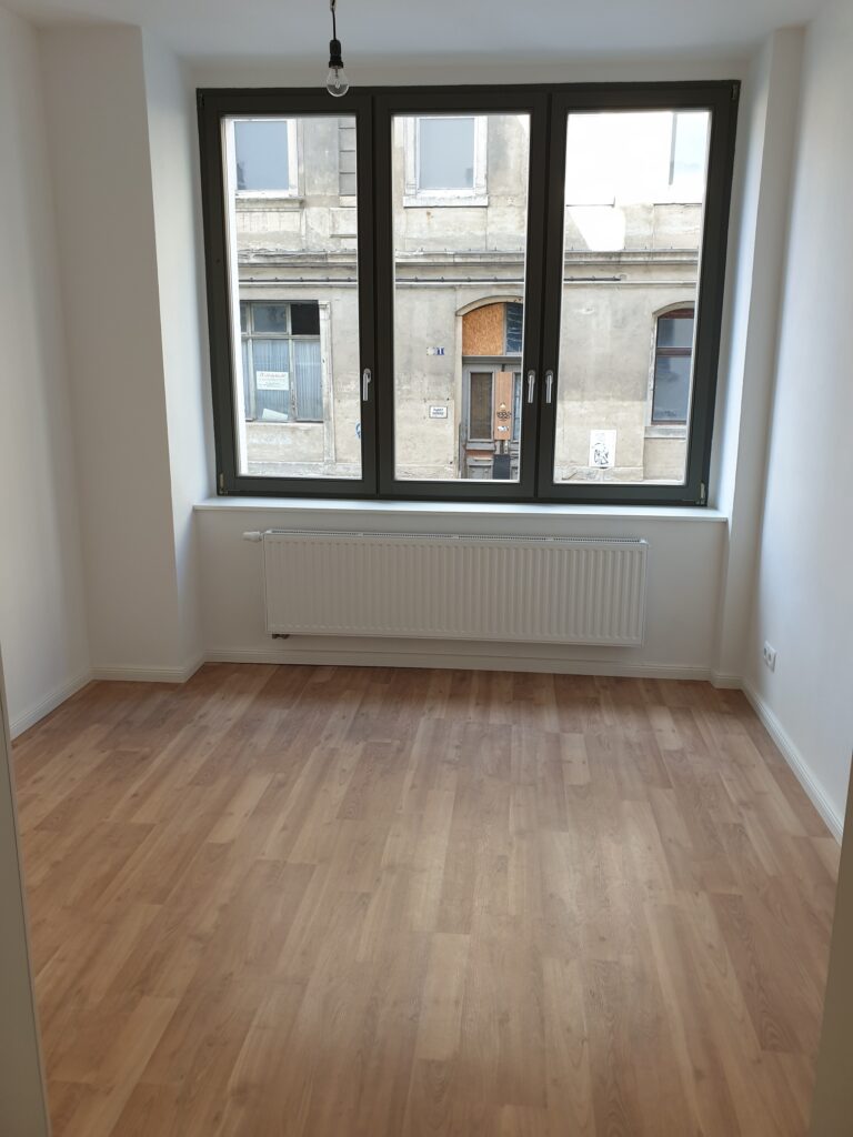 Hübsche 3-Zi-Whg. mit moderner Einbauküche und Laminatboden in Meißen.