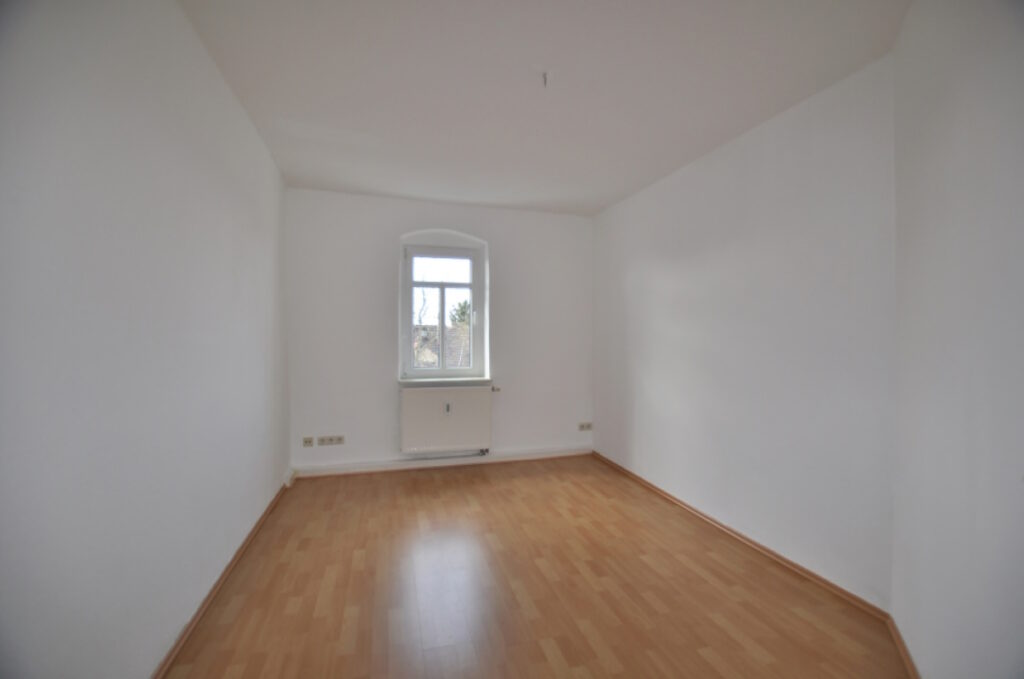 3-Zimmer-Wohnung mit Wohnküche und Balkon in Dresden Coschütz.