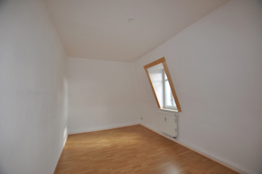3-Zimmer-Wohnung mit Wohnküche und Balkon in Dresden Coschütz.