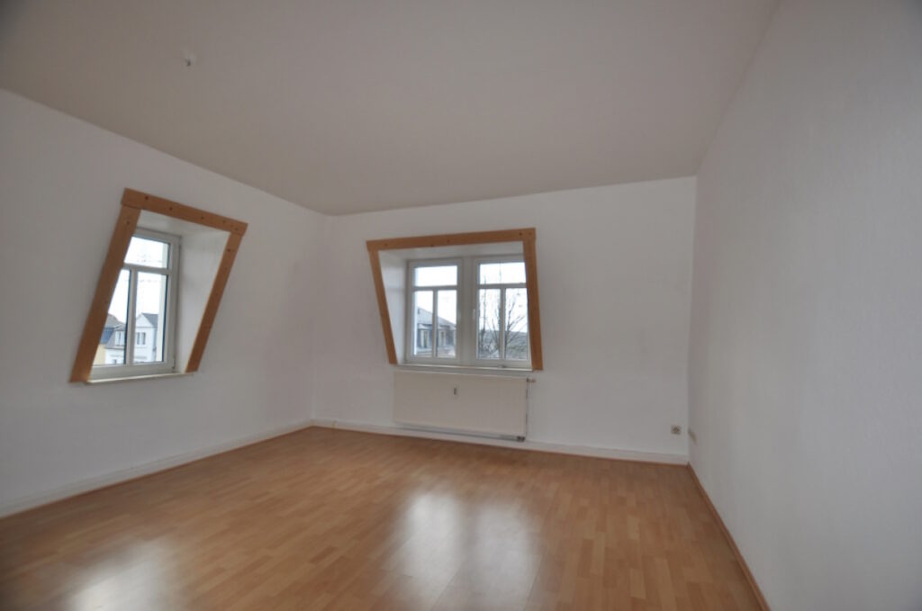 3-Zimmer-Wohnung mit Wohnküche und Balkon in Dresden Coschütz.