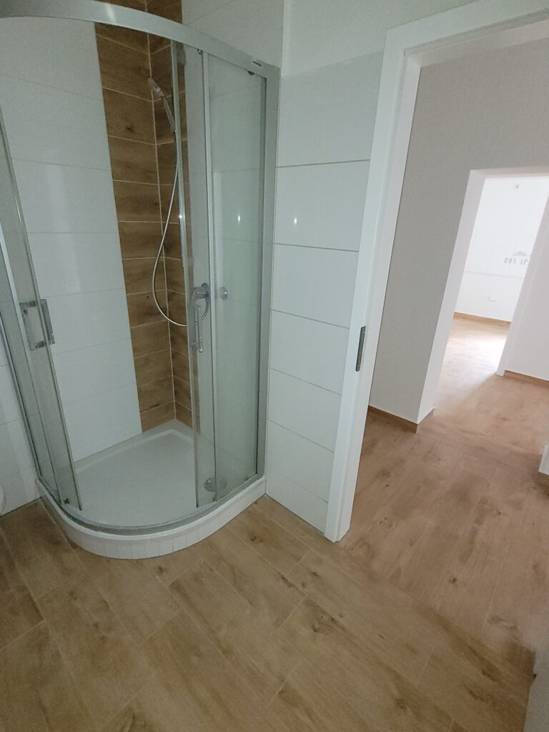 Renovierte 5-Zi-Whg. mit neuem Laminatboden in Nossen.