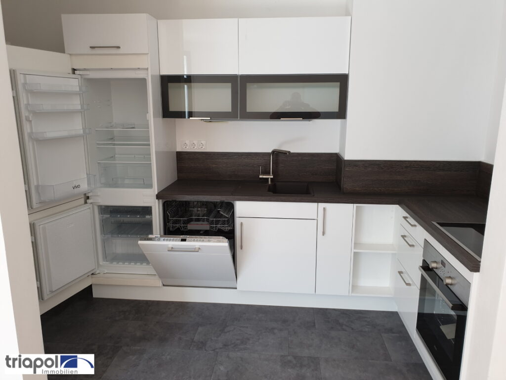 Gemütliche 2-Zi-Whg. mit großem Balkon und Einbauküche in Meißen.