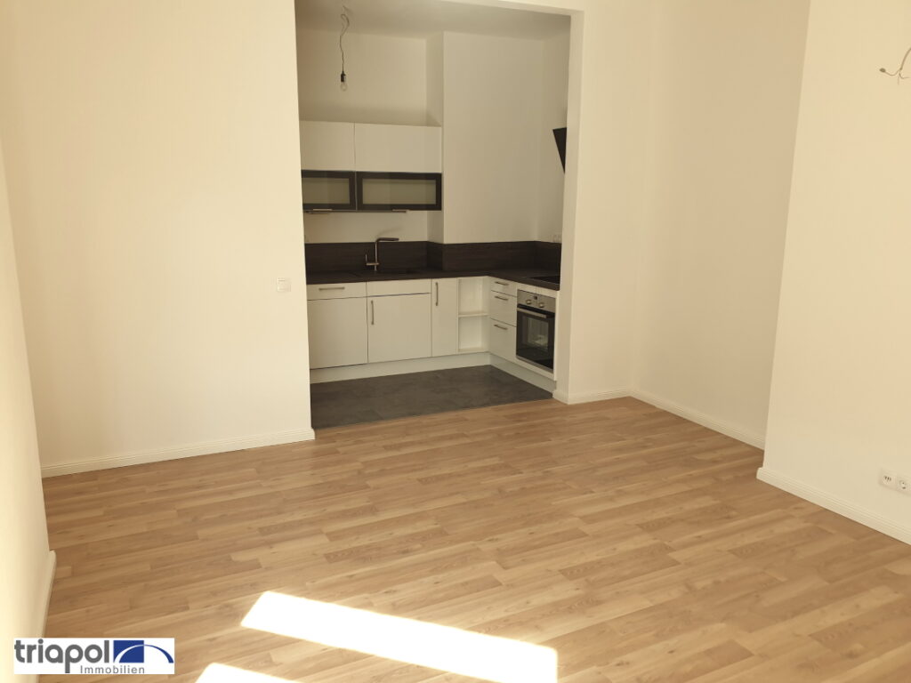 Gemütliche 2-Zi-Whg. mit großem Balkon und Einbauküche in Meißen.