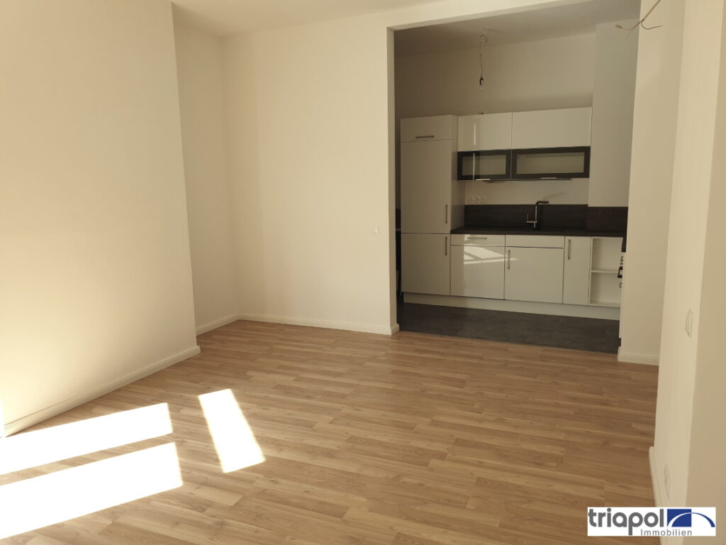 Gemütliche 2-Zi-Whg. mit großem Balkon und Einbauküche in Meißen.