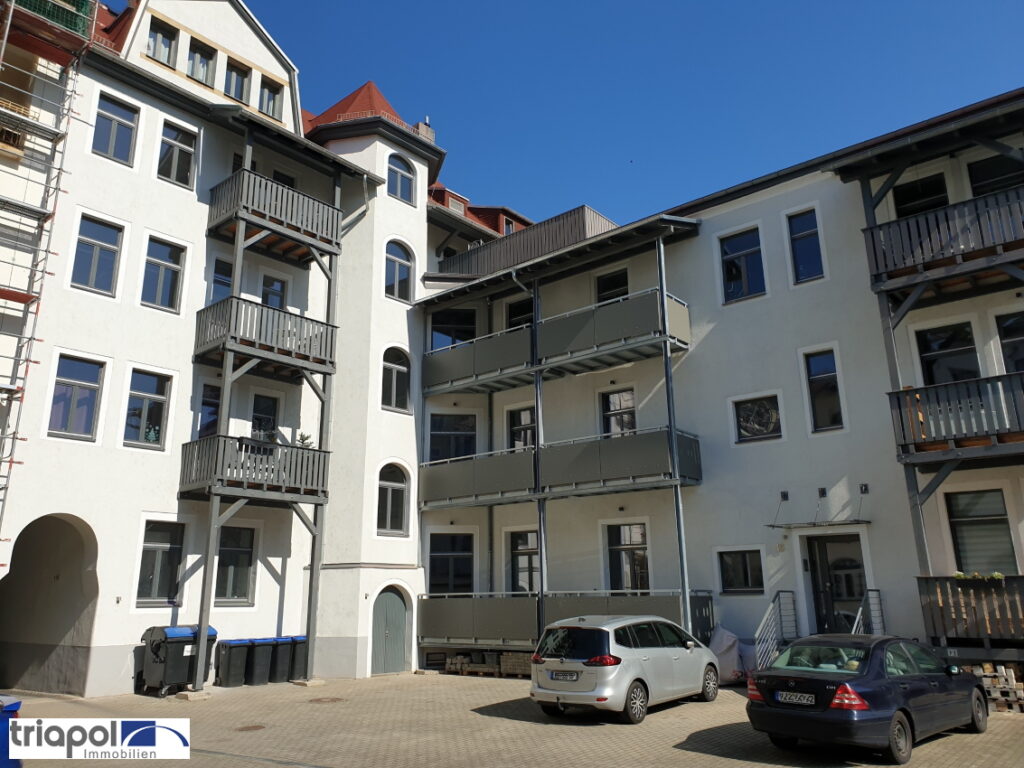Großzügige 4-Zi-Whg. mit moderner Einbauküche, Laminatboden und Südbalkon in der Meißner Altstadt.
