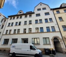 Großzügige 4-Zi-Whg. mit moderner Einbauküche, Laminatboden und Südbalkon in der Meißner Altstadt.