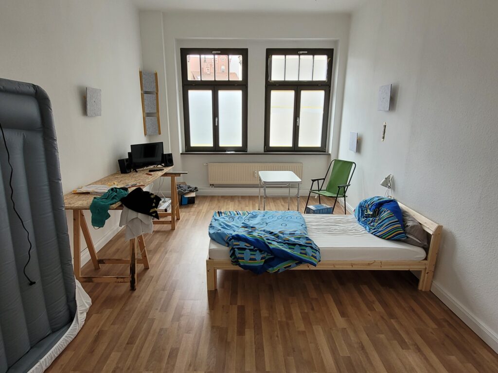 Großzügige 4-Zi-Whg. mit moderner Einbauküche, Laminatboden und Südbalkon in der Meißner Altstadt.