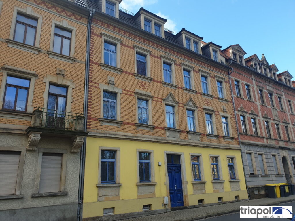 Hübsche 3-Zi-Maisonettewohnung mit Laminatboden und Tageslichtbad in Radeberg.