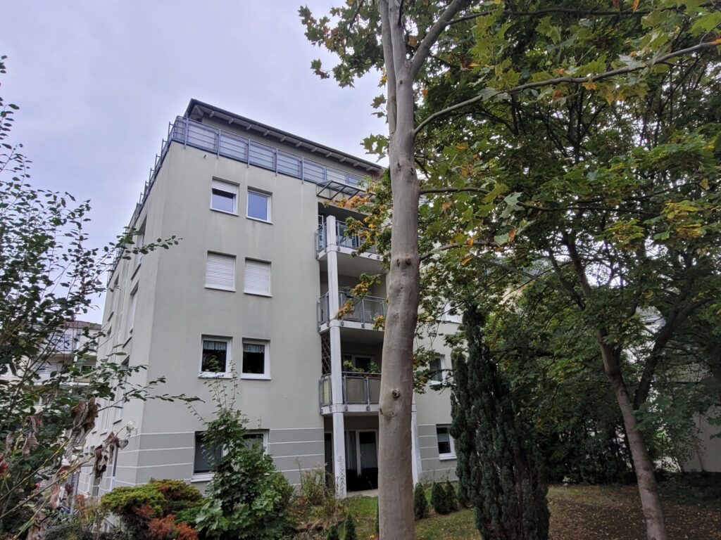 Helle und individuelle 2-Zi-Whg. mit Einbauküche und Balkon in Dresden Löbtau.