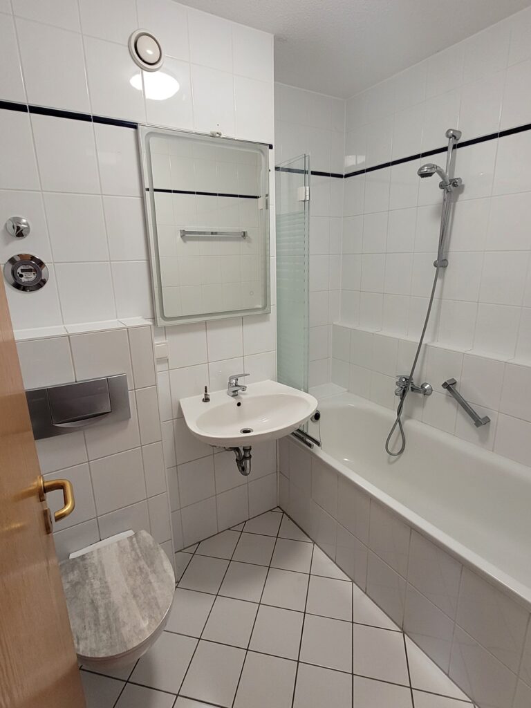 Helle und individuelle 2-Zi-Whg. mit Einbauküche und Balkon in Dresden Löbtau.
