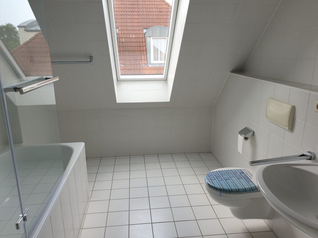 Schöne Maisonettewohnung mit 2 Balkone und Tiefgarage in Coswig.