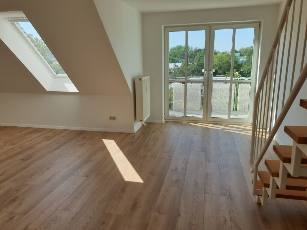 Schöne Maisonettewohnung mit 2 Balkone und Tiefgarage in Coswig.