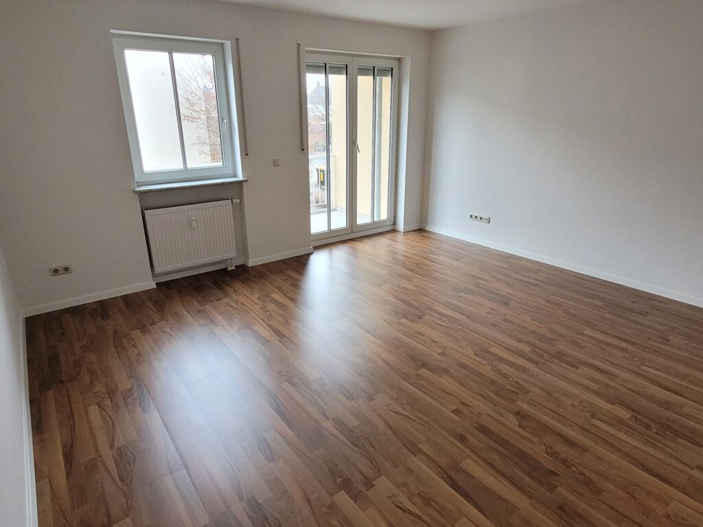 Schöne und helle 2-Zimmer-Wohnung mit Balkon in ruhiger und grüner Lage.